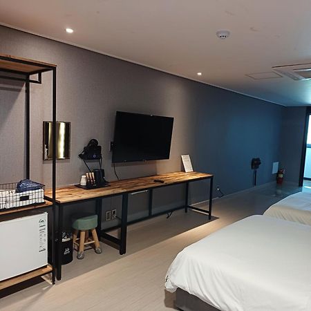 Tongyeong Bridge Hotel Экстерьер фото