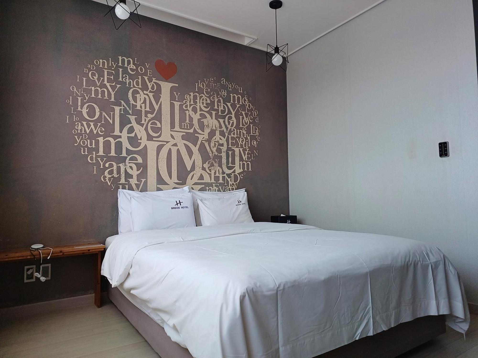 Tongyeong Bridge Hotel Экстерьер фото
