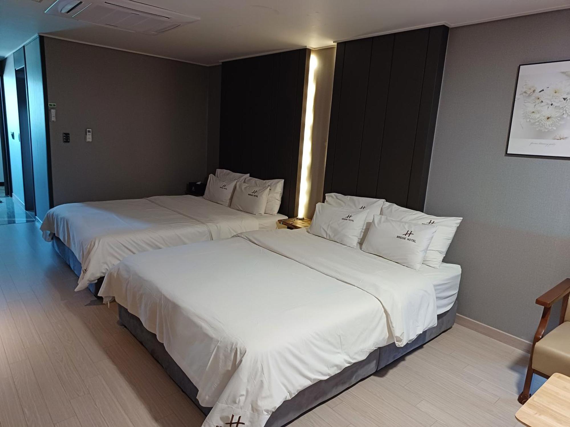 Tongyeong Bridge Hotel Экстерьер фото