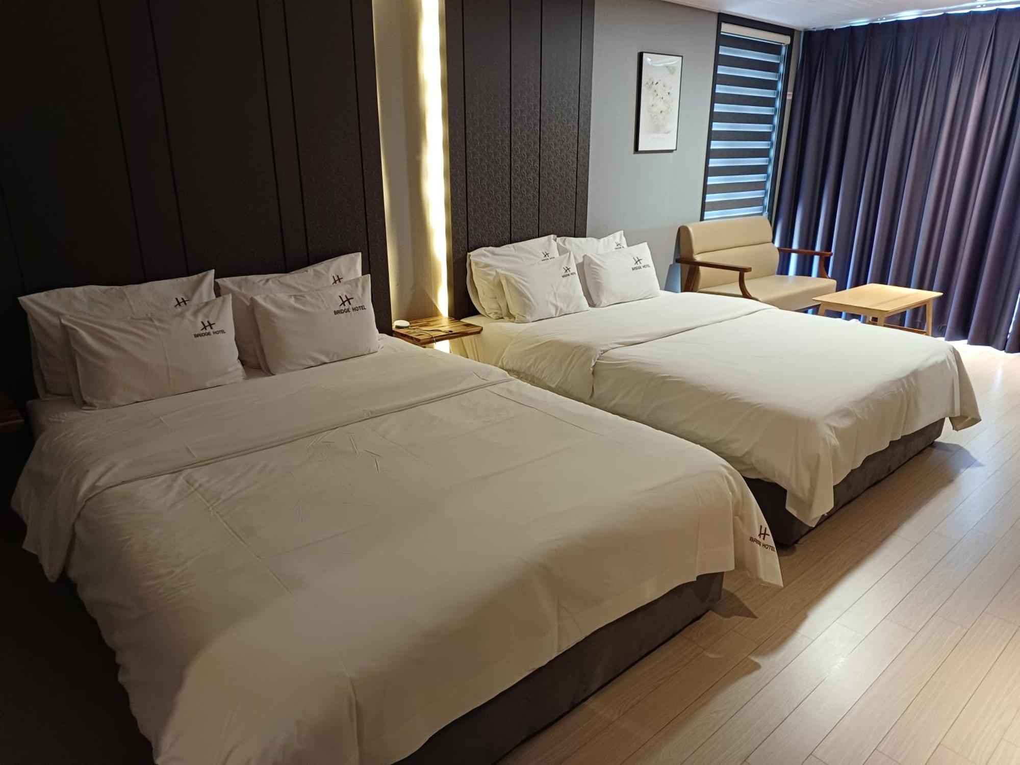 Tongyeong Bridge Hotel Экстерьер фото