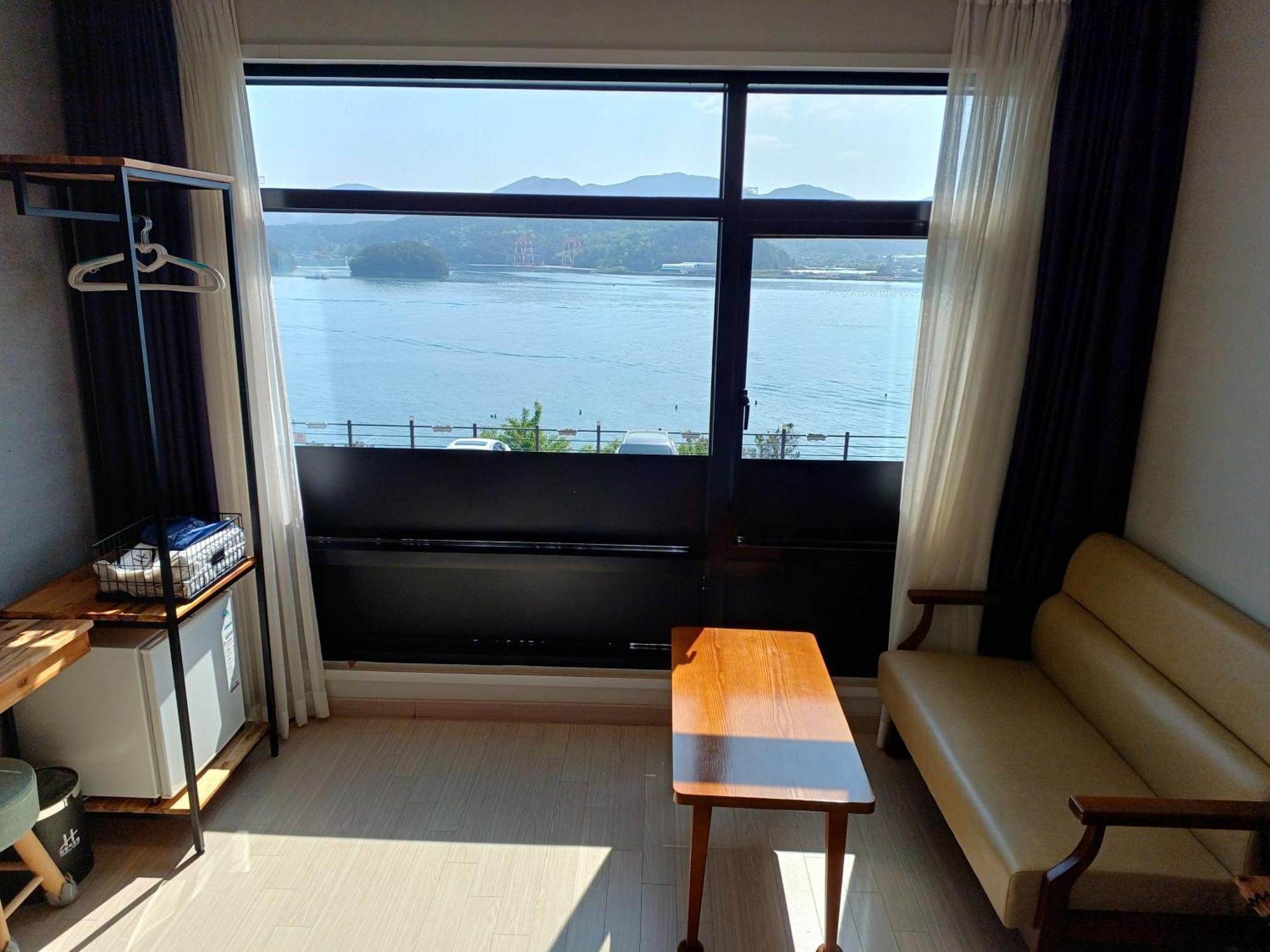 Tongyeong Bridge Hotel Экстерьер фото