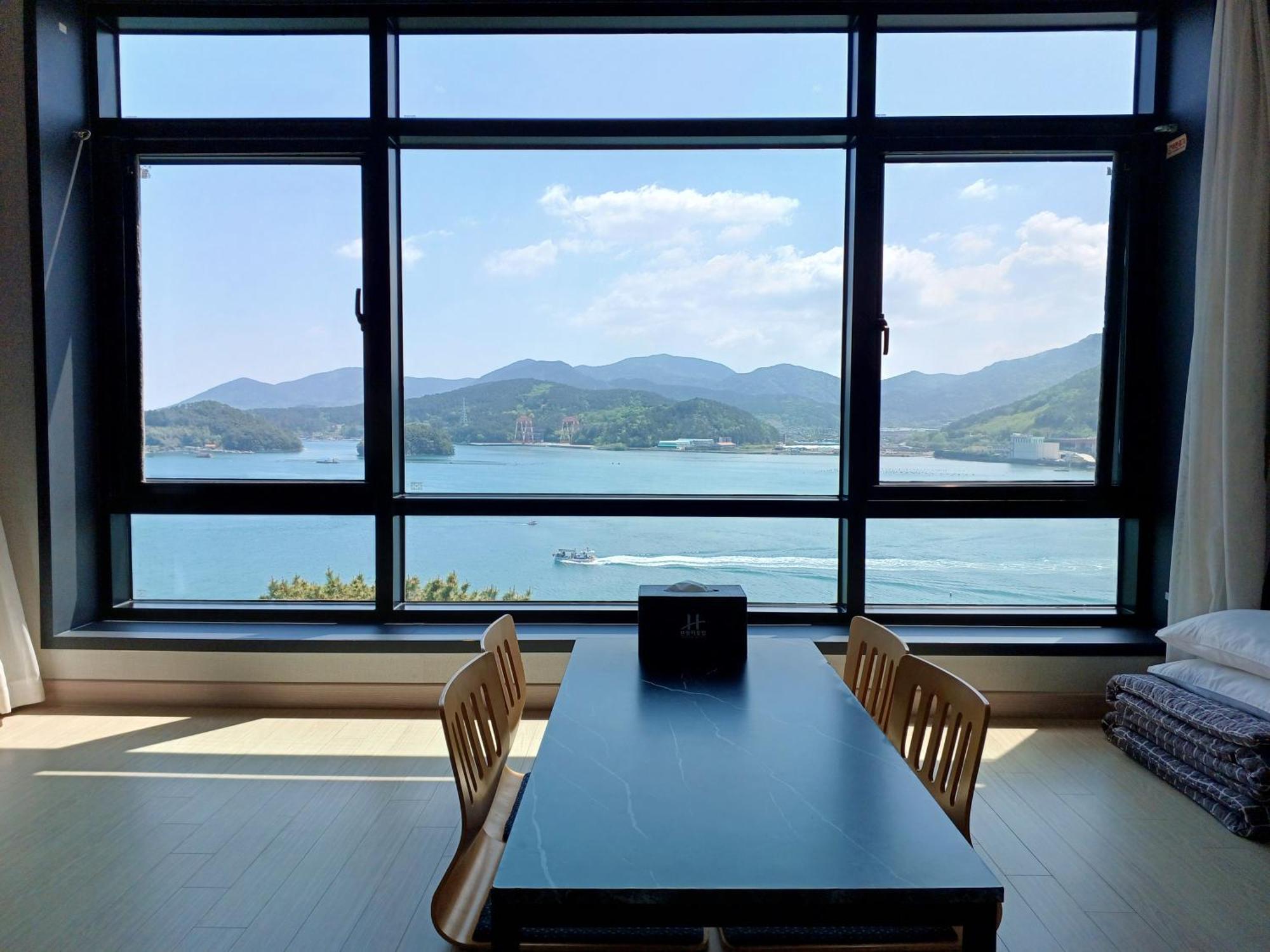 Tongyeong Bridge Hotel Экстерьер фото